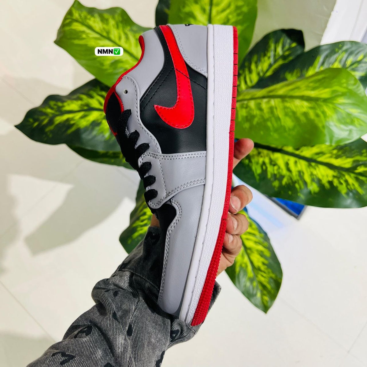 Shoes nike air jordan 1 low grey black red