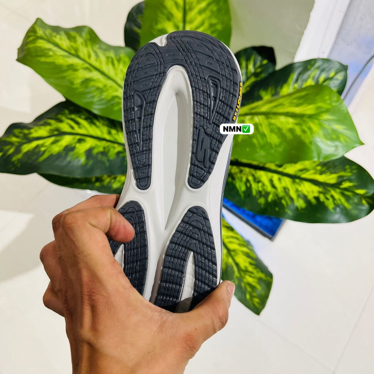 Shoes skechers max cushion grey black