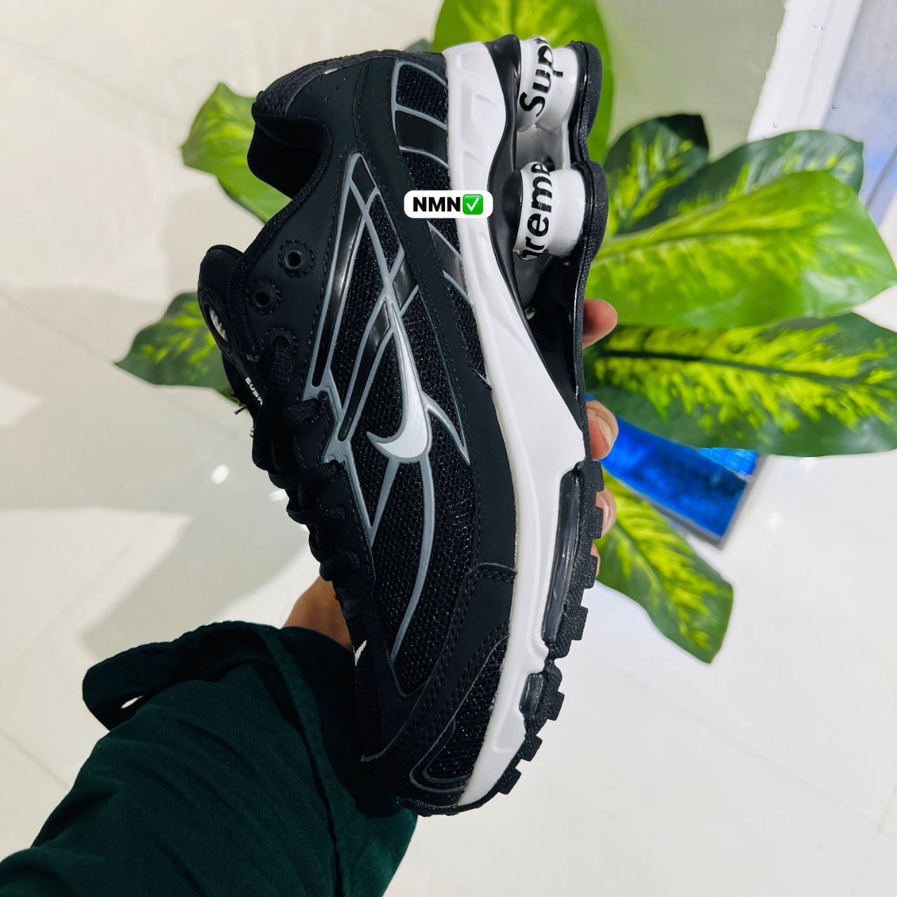 Shoes nike shox x supreme black white