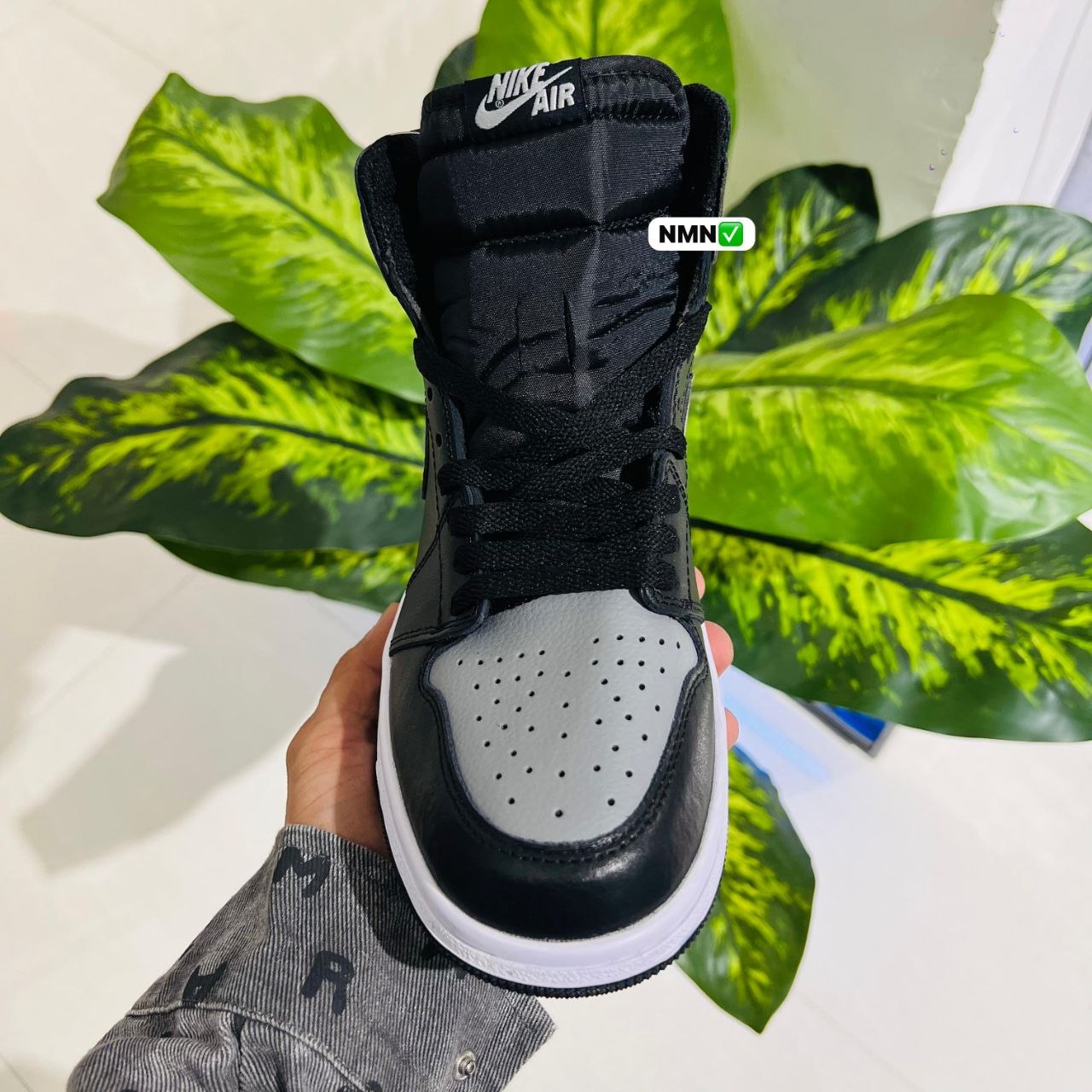 Shoes nike air jordan 1 high black grey