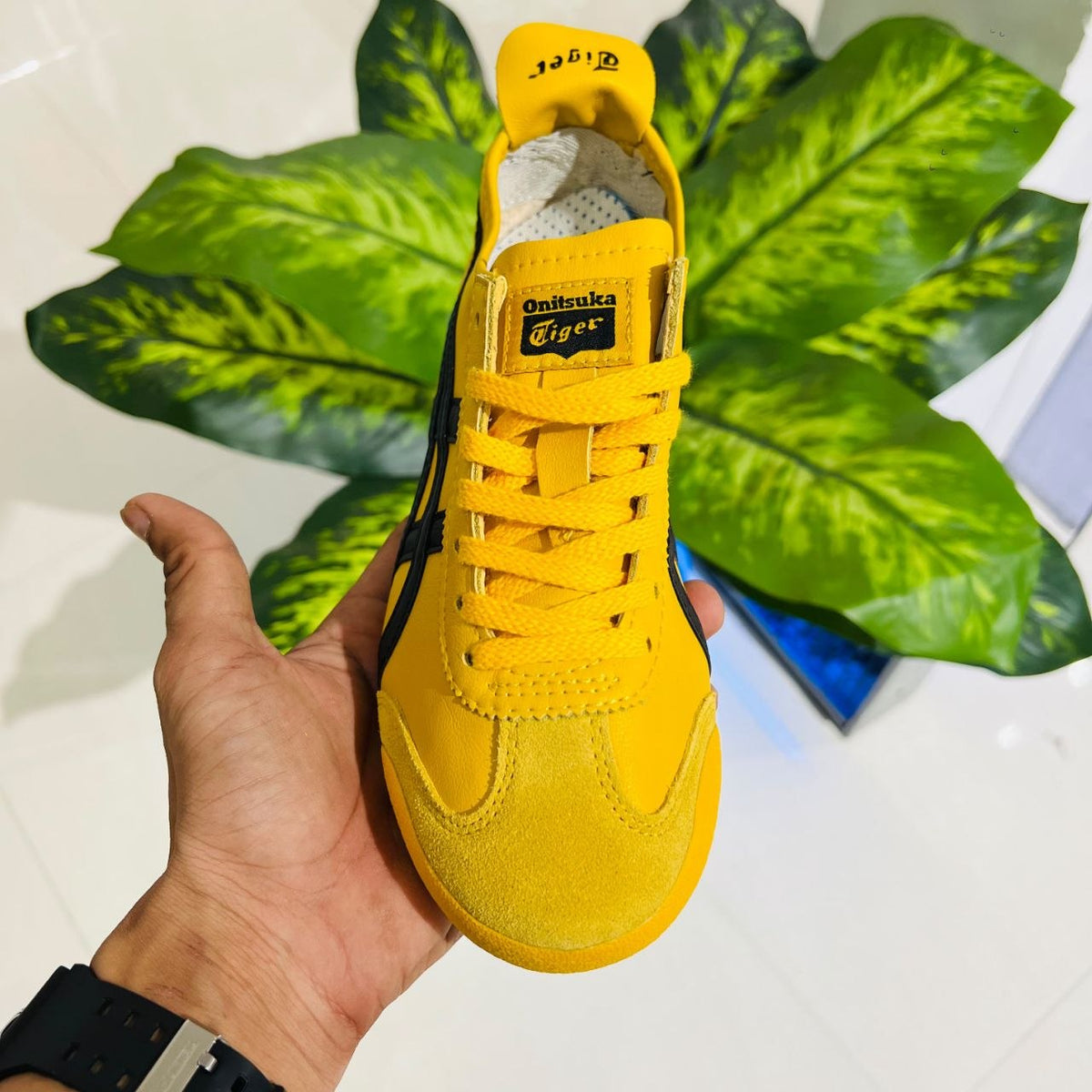 Shoes asics onitsuka tiger yellow black