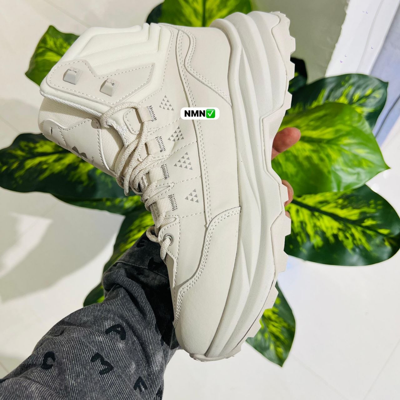 Shoes under armour high british white