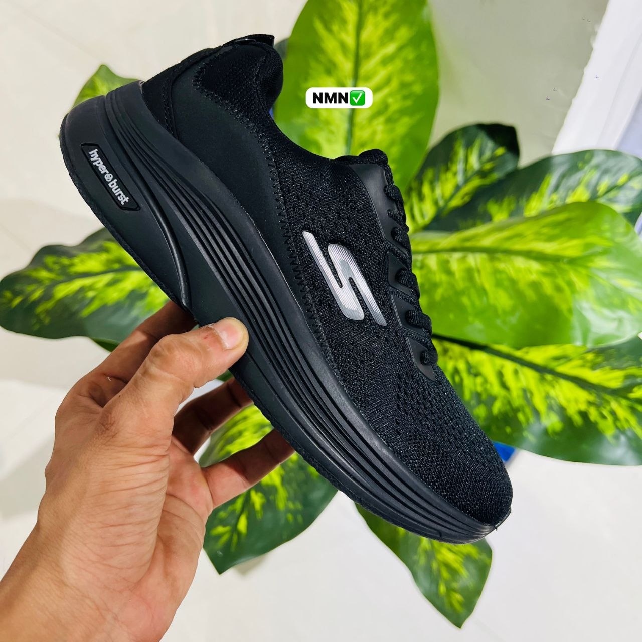 Shoes skechers hyper brust black