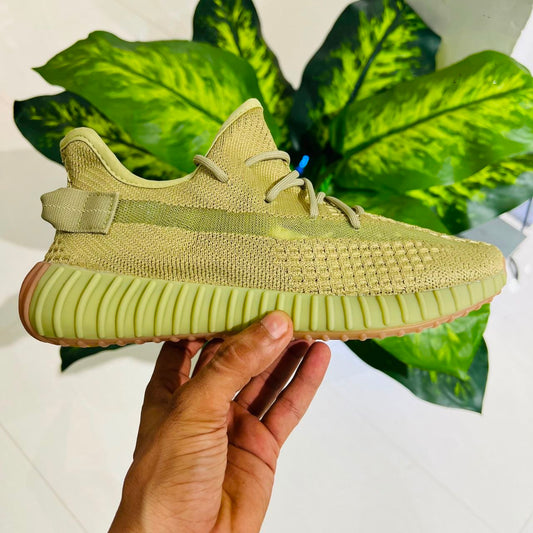 Shoes adidas yeezy 350 sulphur green