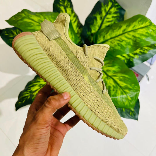 Shoes adidas yeezy 350 sulphur green