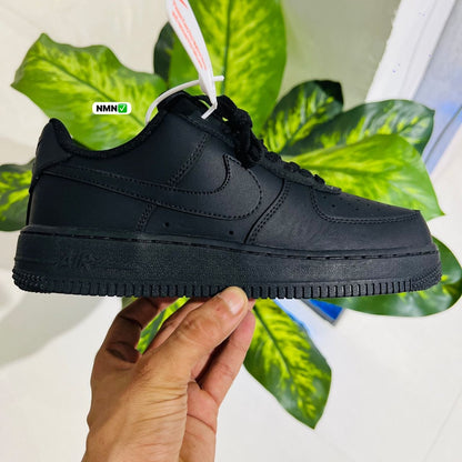 Shoes nike airforce 1 tripple black