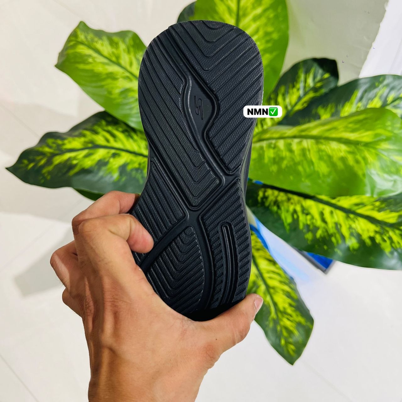 Shoes skechers hyper brust black