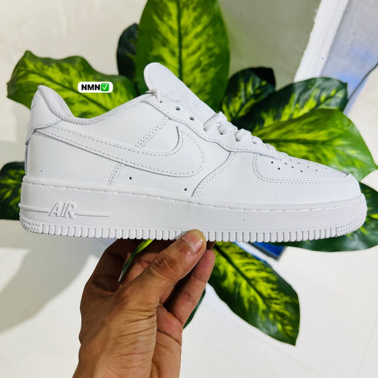 Shoes nike airforce 1 low tripple white