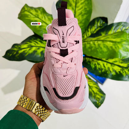 Shoes Nike pink. Sports. Running