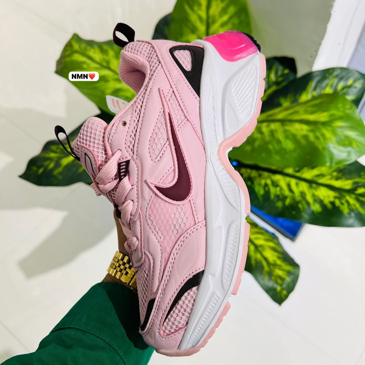 Shoes Nike pink. Sports. Running