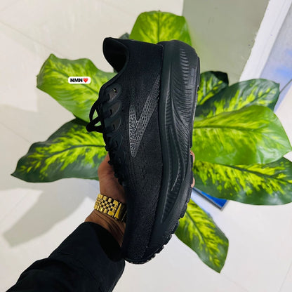 Shoes Brooks black