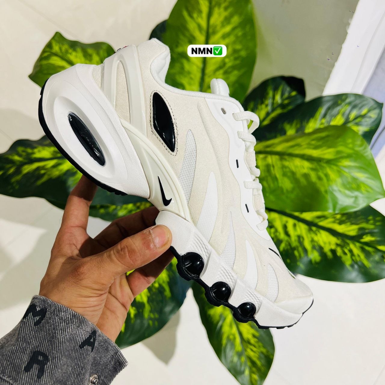 Shoes nike air max dn8 white black