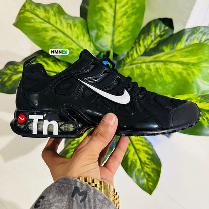 Shoes nike tn black white