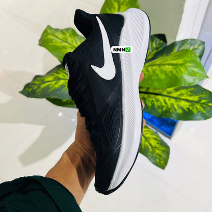 Shoes nike guider run black white