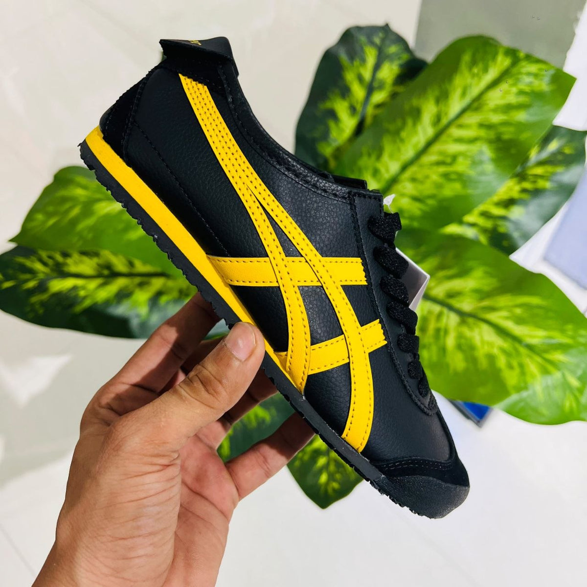 Shoes asics onitsuka tiger black yellow