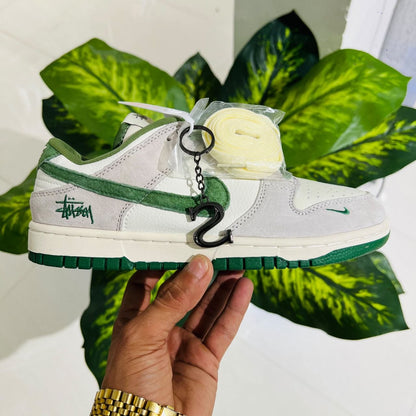 Shoes nike sb dunk grey green