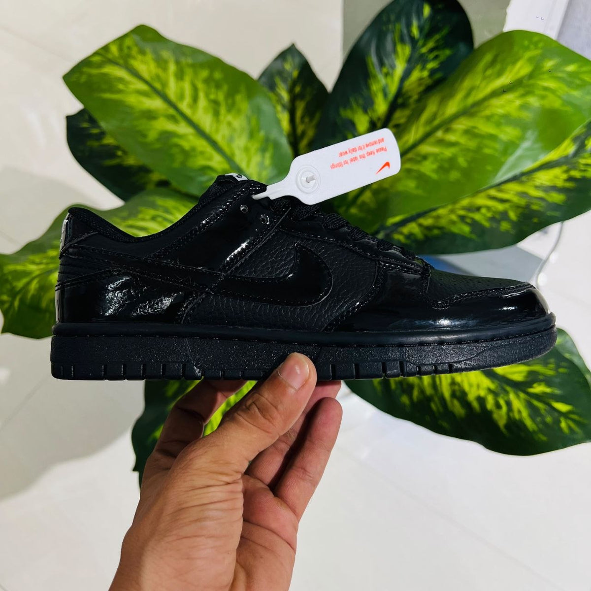 Shoes nike sb dunk low painted black
