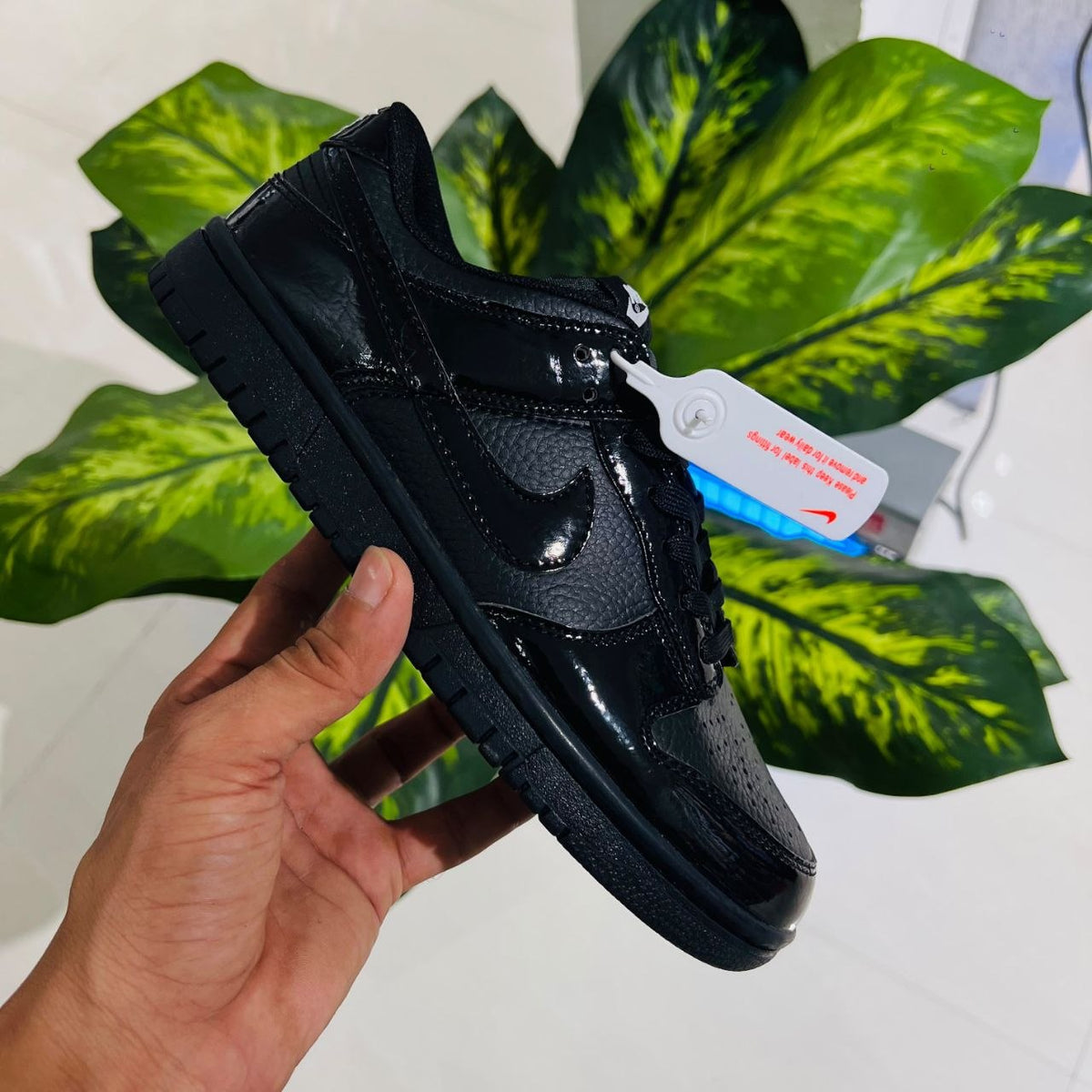 Shoes nike sb dunk low painted black