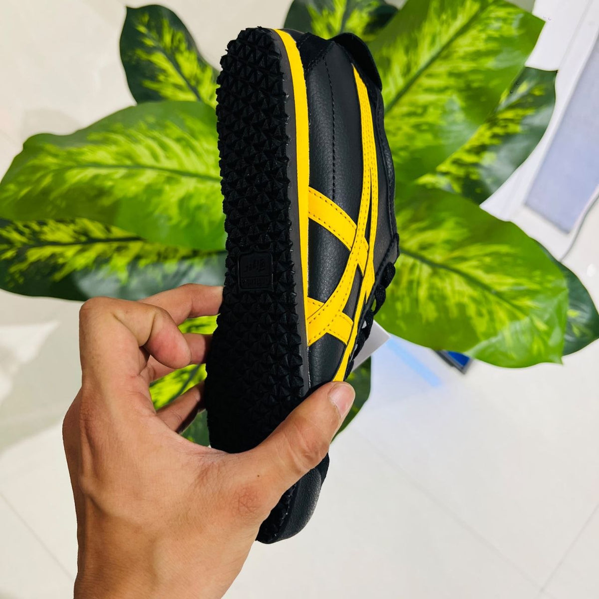 Shoes asics onitsuka tiger black yellow