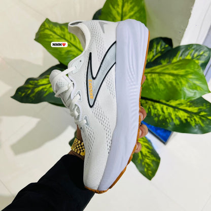 Shoes Brooks white. Running. Sports