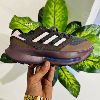 Shoes Adidas brown