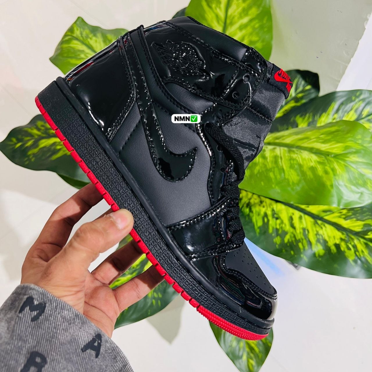 Shoes nike air jordan 1 high painted black red soul