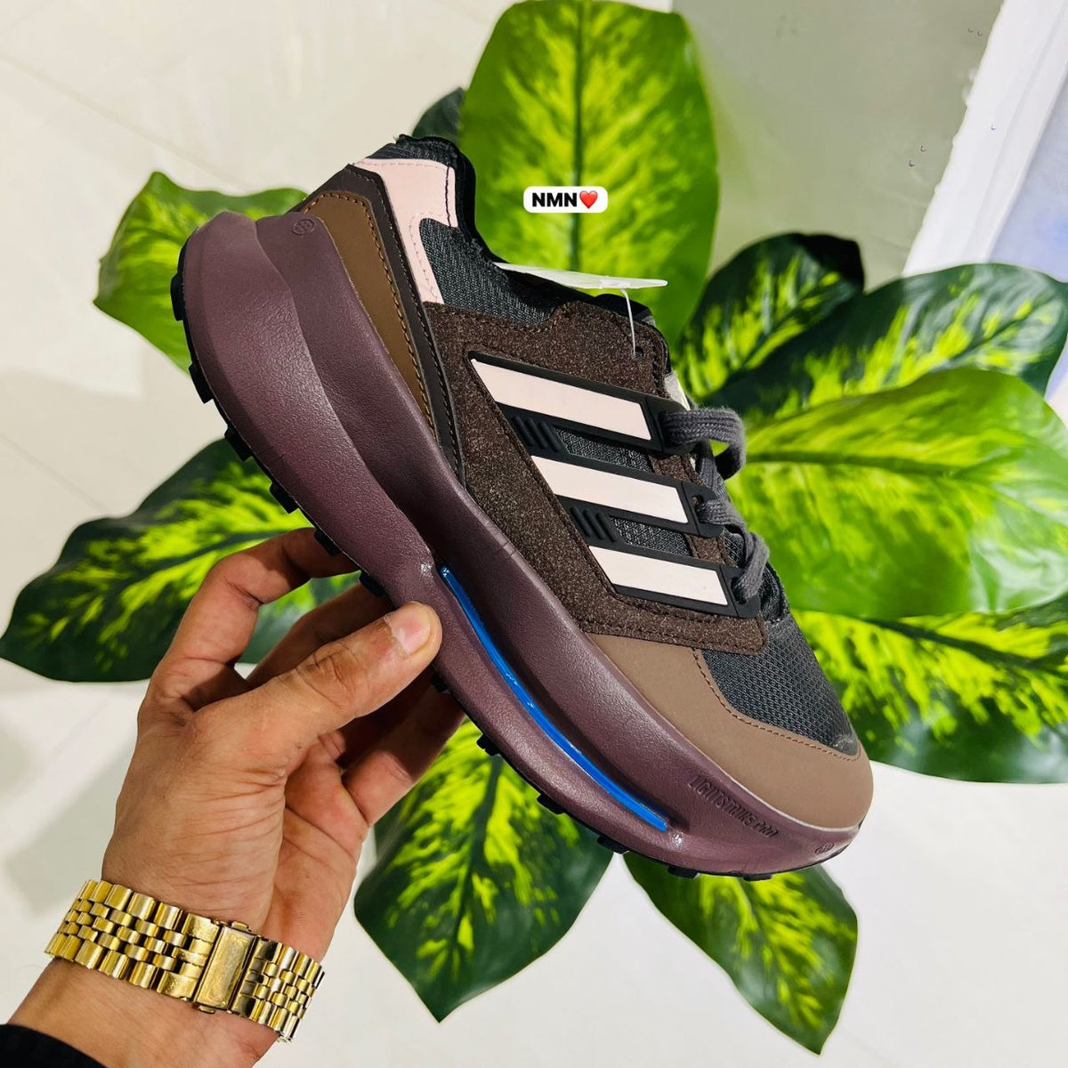 Shoes Adidas brown