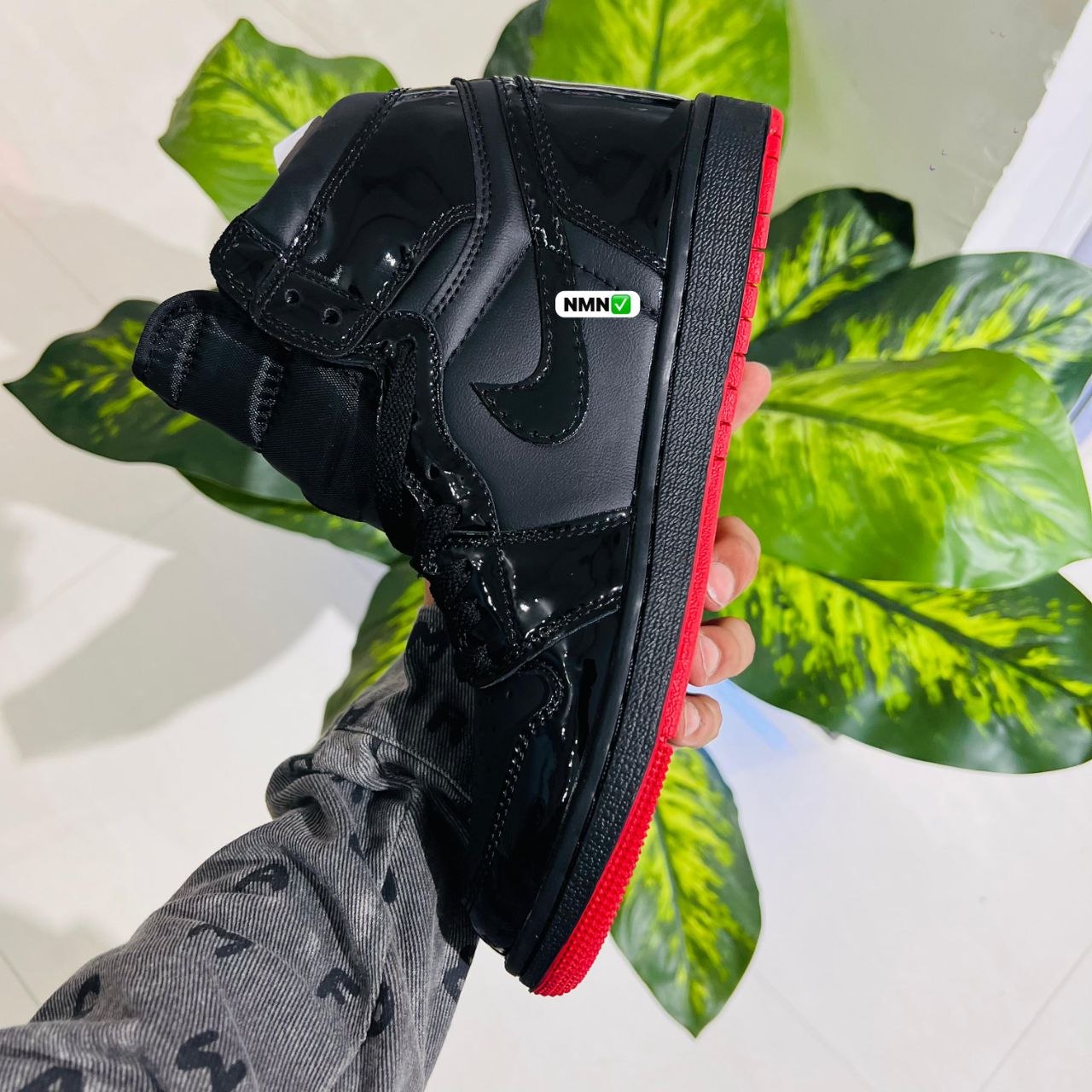 Shoes nike air jordan 1 high painted black red soul