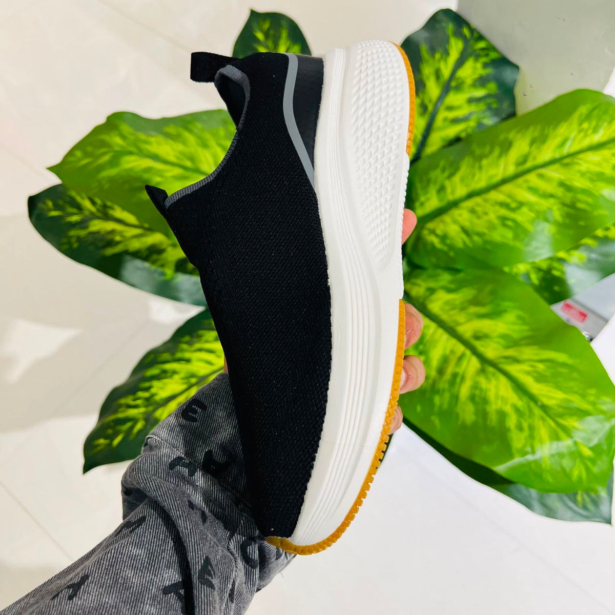 Shoes skecher slipin black cream comfort best style best world best belly laceless