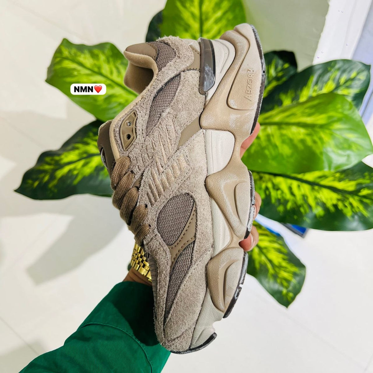 Shoes New balance 9060 brown