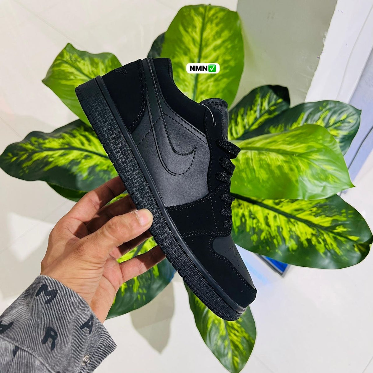 Shoes nike air jordan 1 low suede leather black