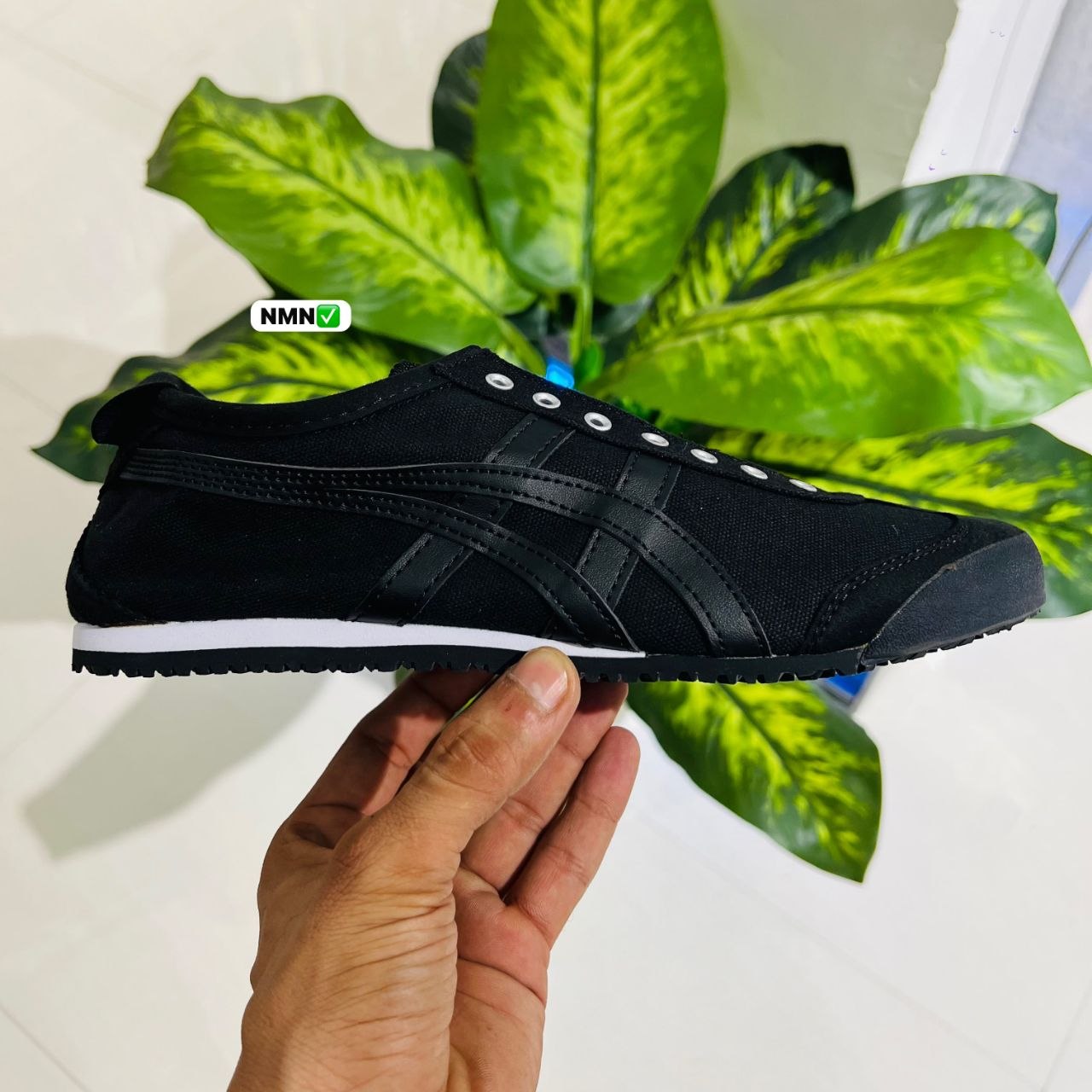 Shoes tiger suede leather black