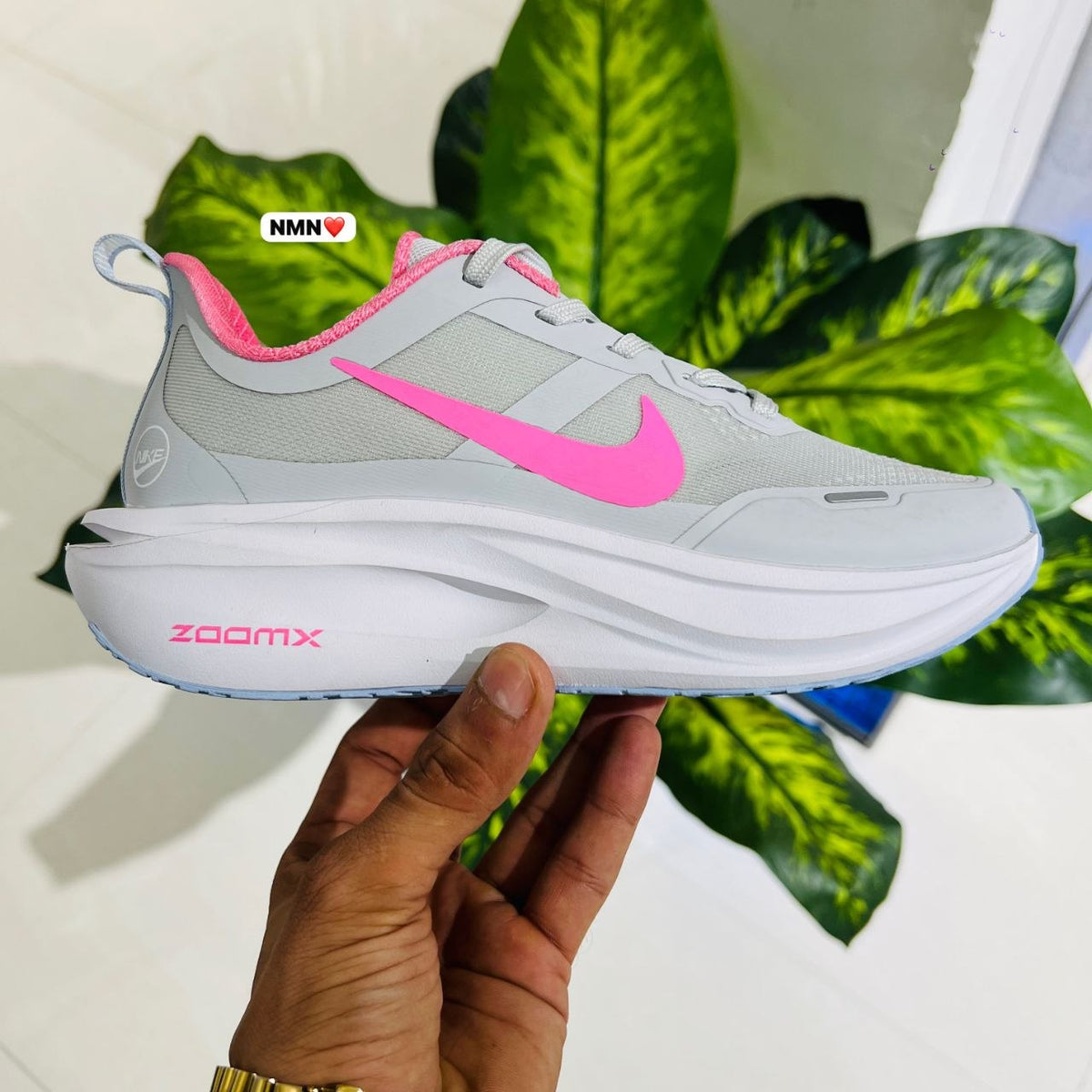 Shoes Nike grey pink.
