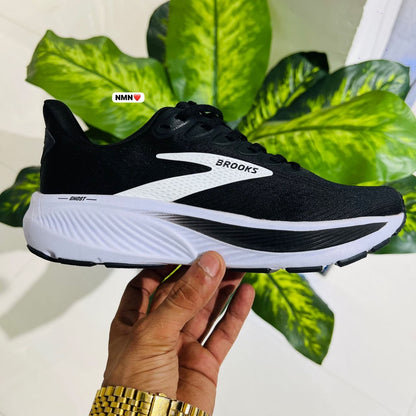 Shoes brooks black white