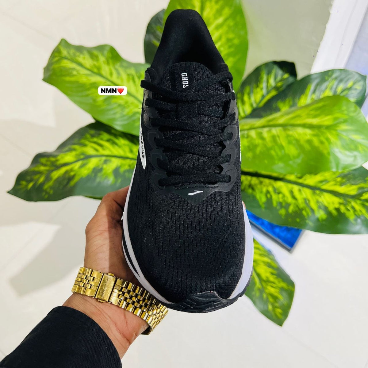 Shoes brooks black white