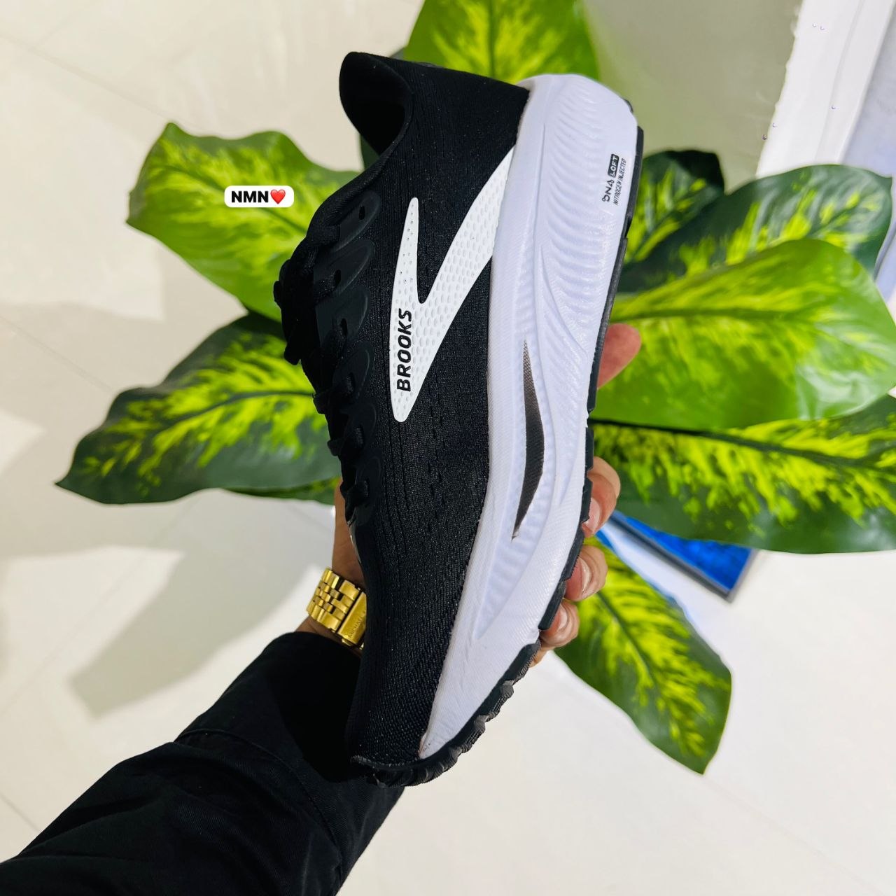 Shoes brooks black white