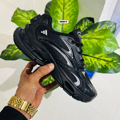 Shoes Adidas black silver