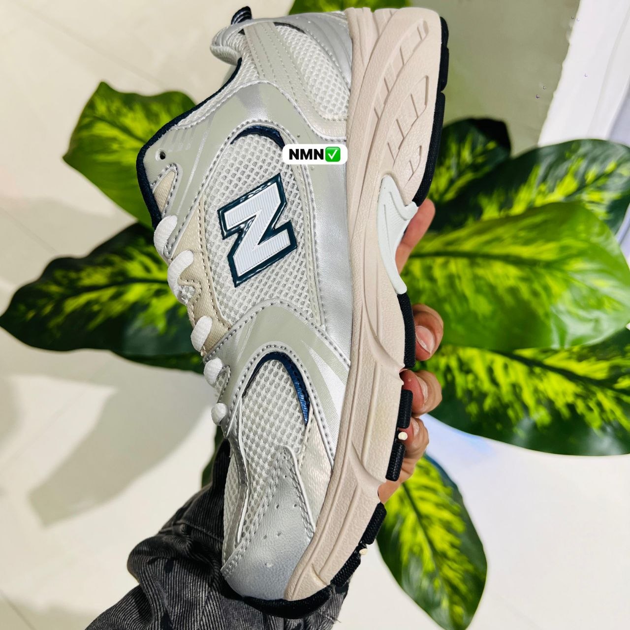 Shoes new balance 530 metallic white