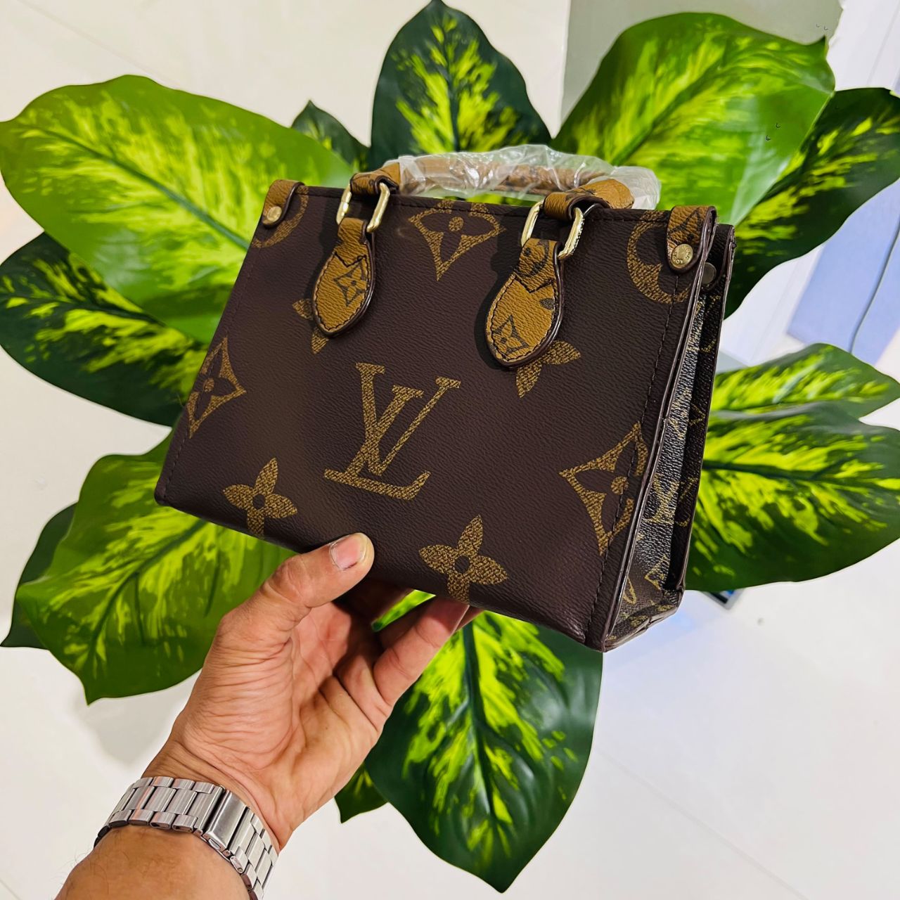 Ladies bag lv