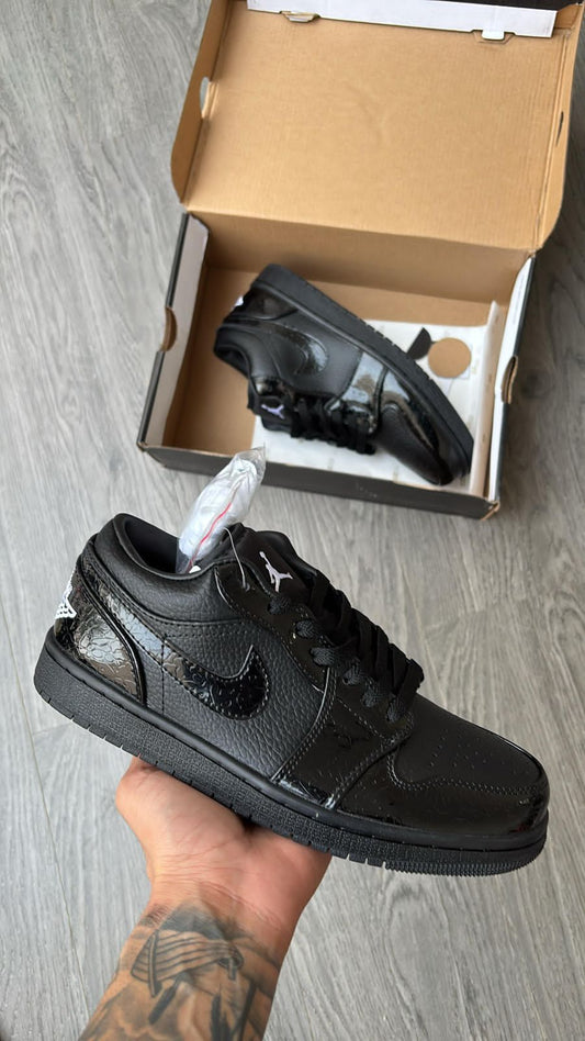 Shoes nike air jordan 1 full black