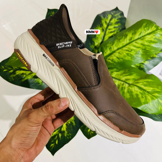 Shoes skecher slipins slipons brown cream