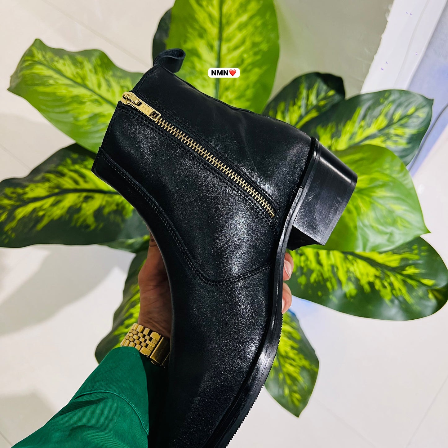 Formal chelsea cuban heel black plain