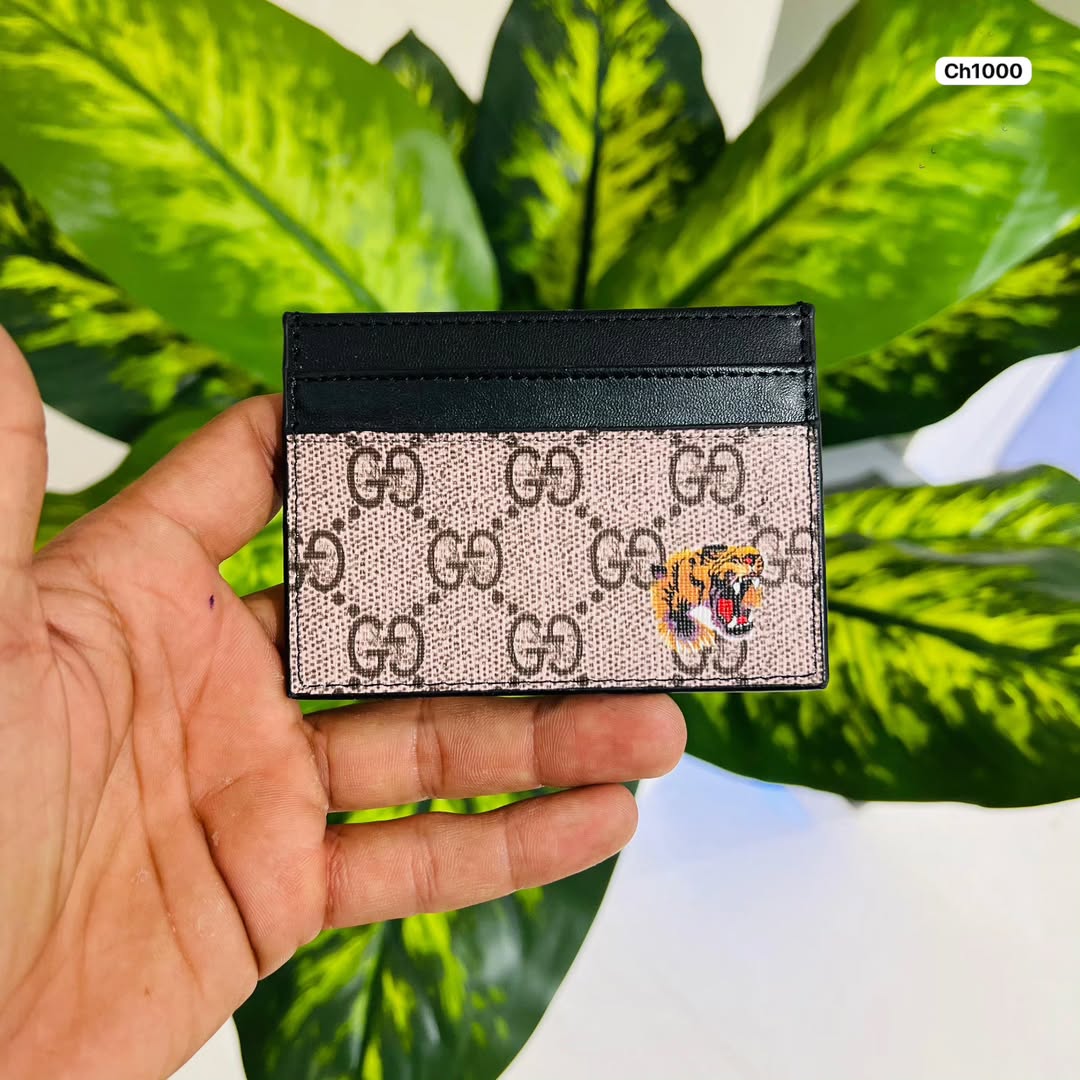 Card holder gucci print