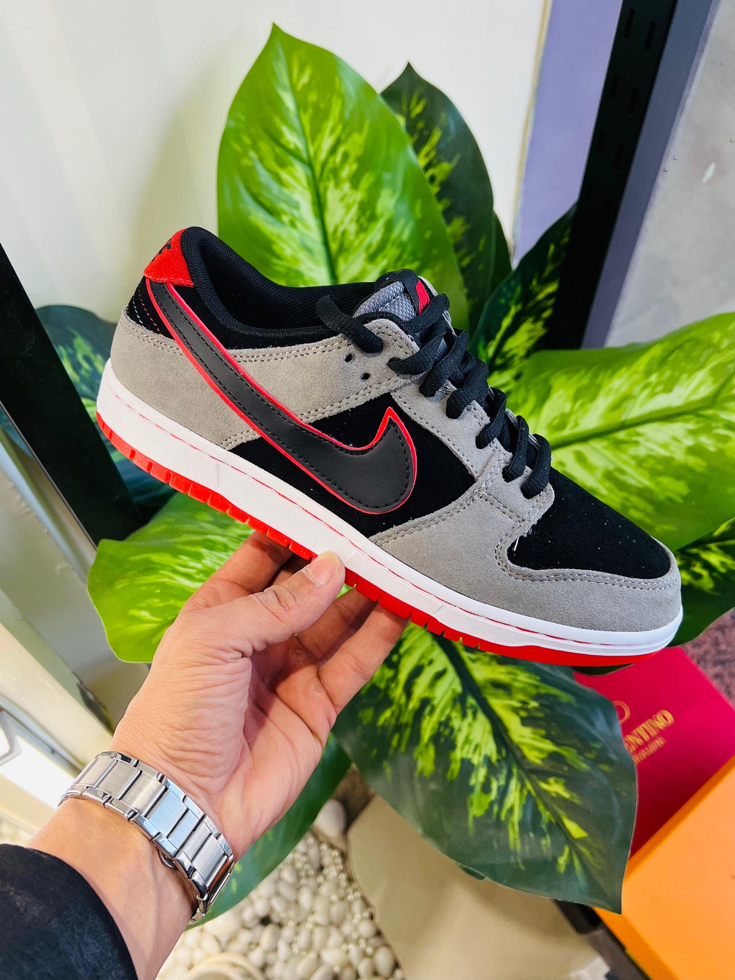 Shoes Nike sb dunk grey red matching