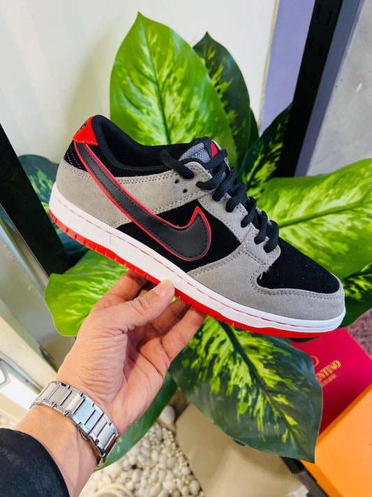 Shoes Nike sb dunk grey red matching