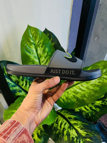 Slippers nike grey