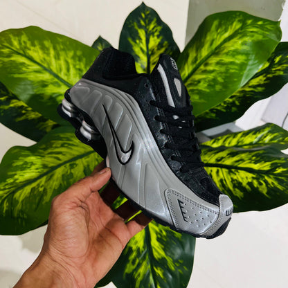 Shoes nike shox grey