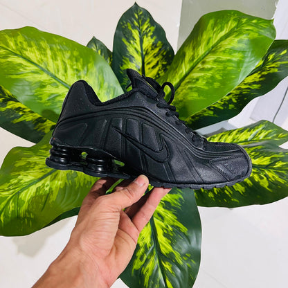 Shoes nike shox all black