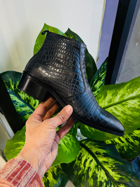 Formal chelsea black zip tight cuban heel