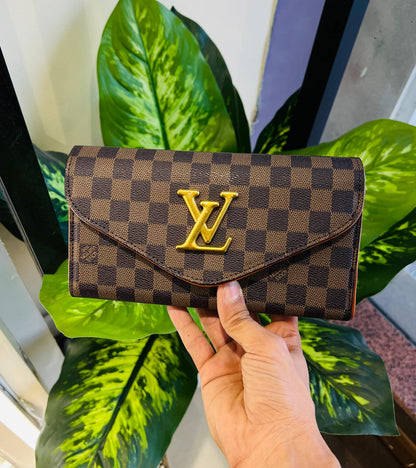 Ladies purse lv
